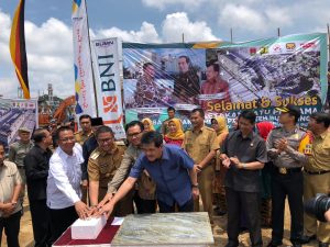 Pembangunan Kembali Pasa Ateh Bukittinggi Diawali dengan Tekan Serine dan Tanda Tangan Prasasti