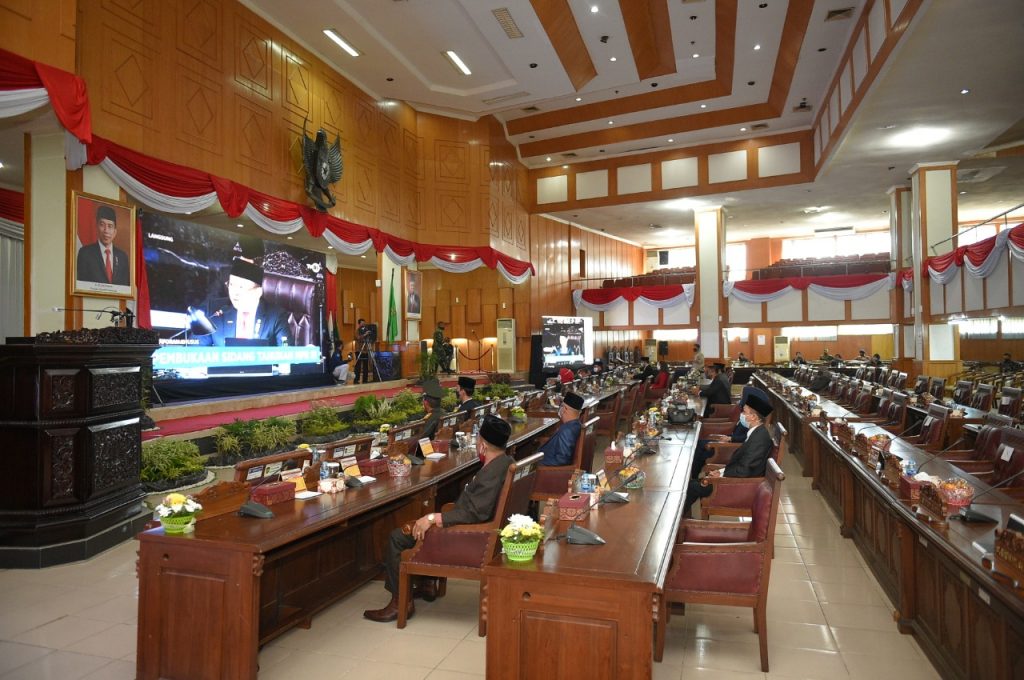 Memperingati HUT Ke-75 DPRD Sumsel Gelar Rapat Paripurna Istimewa Mendengarkan Pidato Kenegaraan Presiden RI WhatsApp Image 2020 08 14 at 01.43.10