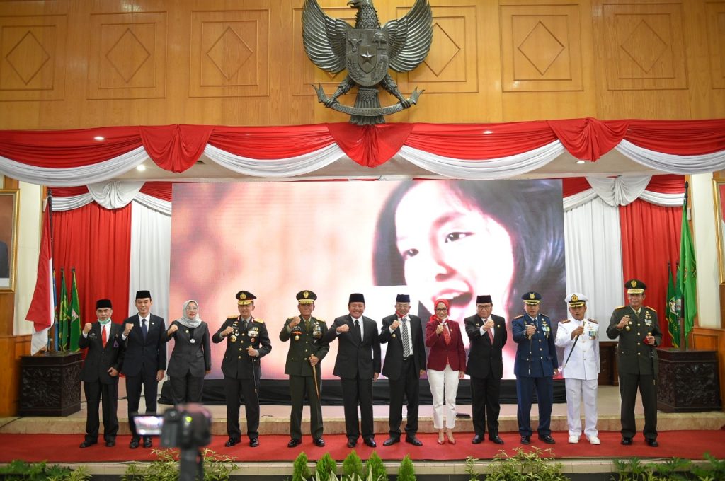 Memperingati HUT Ke-75 DPRD Sumsel Gelar Rapat Paripurna Istimewa Mendengarkan Pidato Kenegaraan Presiden RI WhatsApp Image 2020 08 14 at 01.43.17