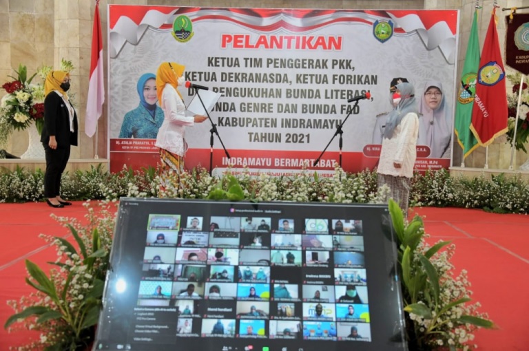 Atalia Ridwan Kamil Lantik Runisah sebagai Ketua TP PKK Indramayu