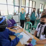 Jelang Pembelajaran Tatap Muka Atalia Ridwan Kamil Tinjau Vaksinasi Pelajar di Indramayu