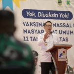 Ridwan Kamil Serahkan Bantuan Keuangan Khusus Desa Satu BUMDes Satu Laptop