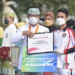 Ridwan Kamil Serahkan Kadeudeuh kepada Atlet Jabar Peraih Medali Olimpiade 2020