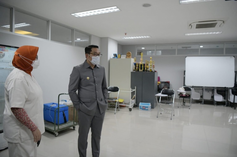 Ridwan Kamil Tinjau Pelaksanaan Vaksinasi COVID 19 Lintas Agama