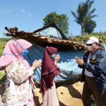 Uu Ruzhanul Serahkan Bantuan Perbaikan Rutilahu di Majalengka
