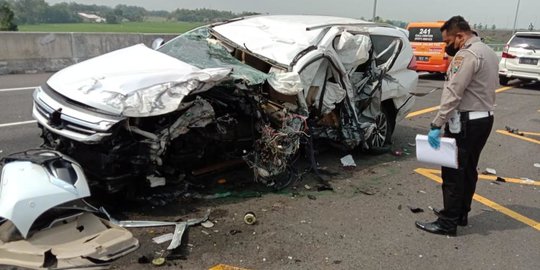 vanessa angel kecelakaan di tol dan meninggal dunia bayinya selamat