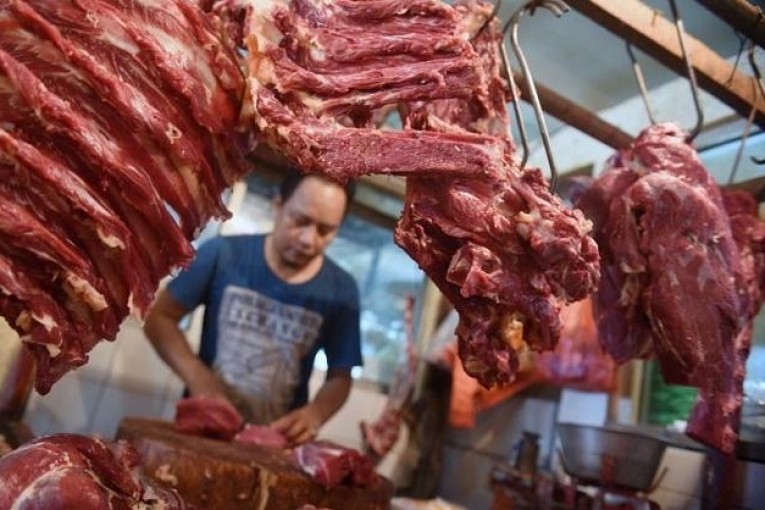 E6AF33dO pedagang daging sapi 765x510 1