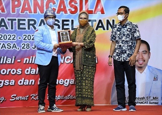 foto anita lantik 2