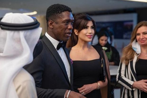 clarence seedorf peluk islam sang istri semoga menginspirasi dunia dlt