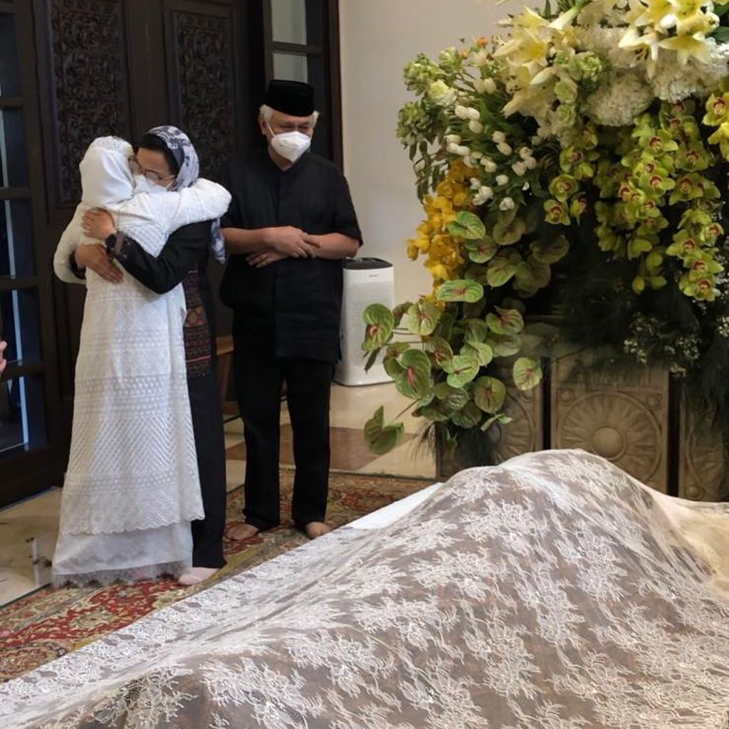 Kata Sri Mulyani Saat Melayat Arifin Panigoro smindrawati 1646708411805 0