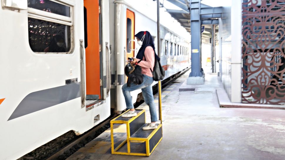 98547 kereta api