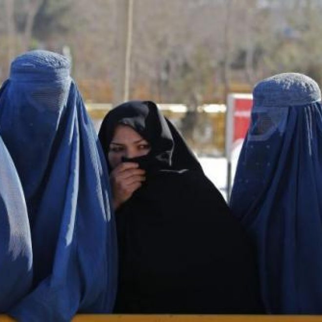 taliban afghanistan mahasiswi burqa reu
