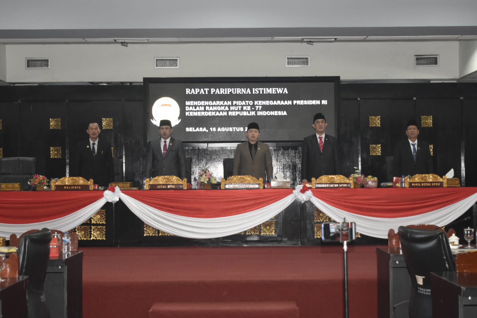 Ketua dan Wakil Ketua DPRD Kota Palembang beserta Walikota Palembang, saat Sidang Paripurna Mendengarkan Pidato Kenegaraan Presiden RI dalam Rangka HUT RI ke 77