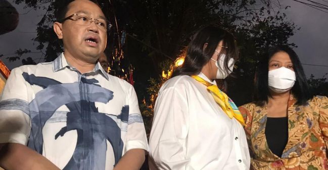 istri ferdy sambo datangi mako brimob 169
