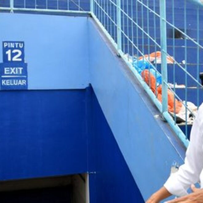 reaksi jokowi lihat langsung pintu maut 12 stadion kanjuruhan