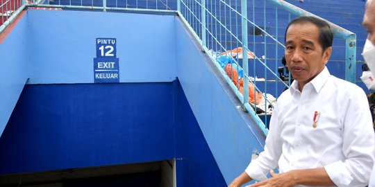 reaksi jokowi lihat langsung pintu maut 12 stadion kanjuruhan