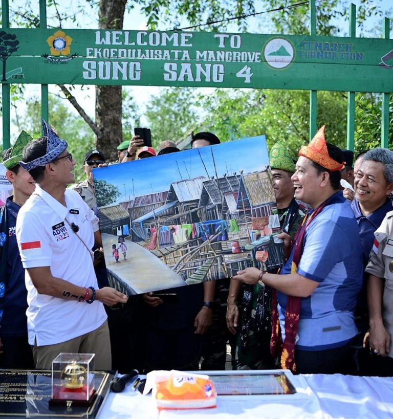 Menparekraf Sandiaga Uno Sambangi Desa Sungsang Lv Kabupaten Banyuasin