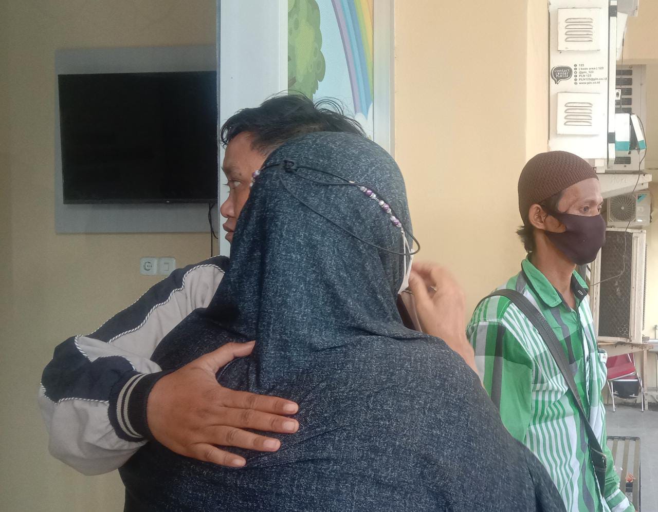 Nenek dari Tersangka Pencabulan Anak di Bawah Umur, Histeris Cucunya Ditahan