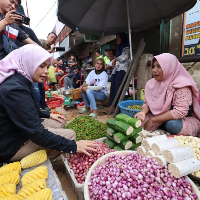 Blusukan Di Pasar 26 Ilir, Istri Ganjar Dengar Keluhan Harga Bahan ...