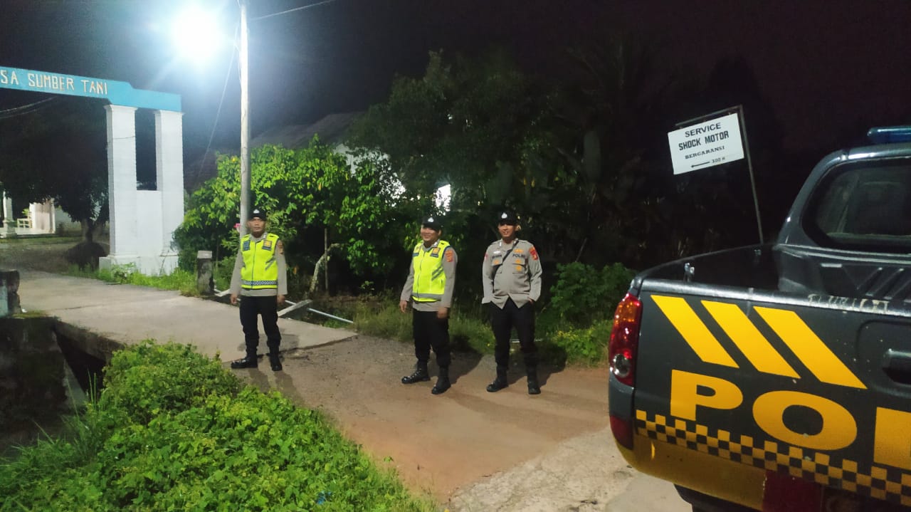 Personel Polsek BMT melaksanakan patroli antisipasi 3C di Bulan Suci Ramadhan.