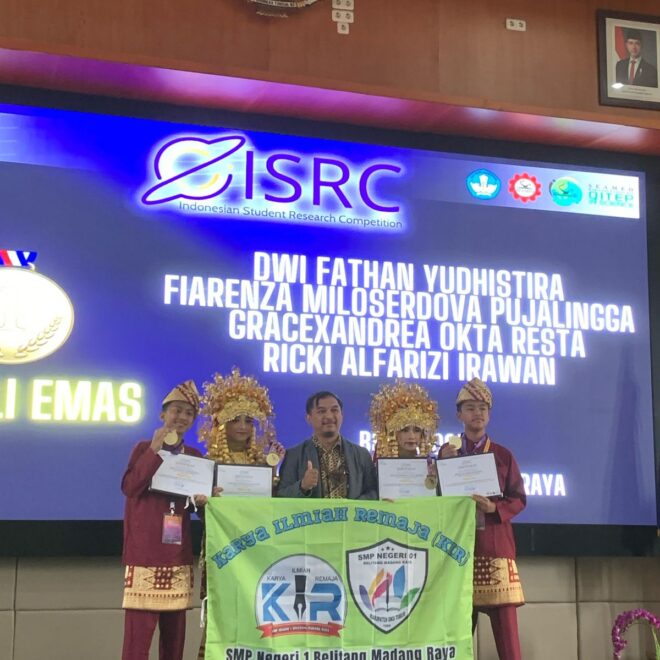 Pelajar SMP asal OKU Timur raih juara 1 kompetisi sains ISRC 2025. Mengusung penelitian baterai ramah lingkungan.