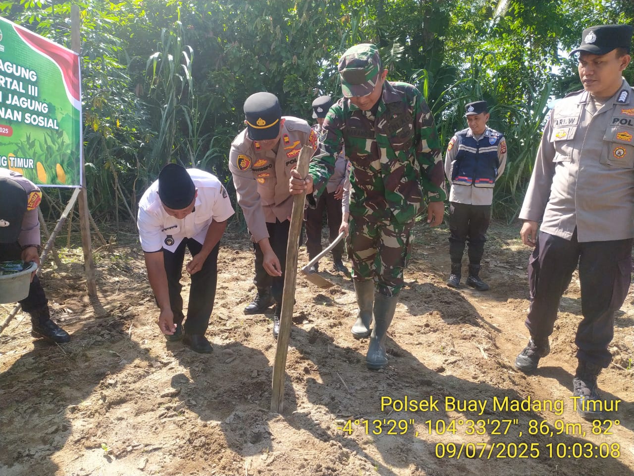 Penanaman jagung serentak kuartal III, dan penanaman jagung dilahan Perhutanan Sosial.