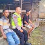 Bhabinkamtibmas Polsek Buay Madang Timur (BMT) Bripka Nur Holik sambangi warga pemilik Ternak Sapi. 