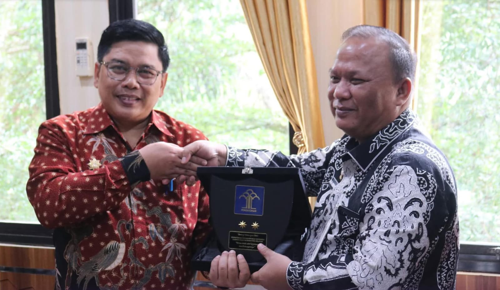 Dua Kelurahan Pagar Alam Terima Penghargaan Kakanwil Kemenkum Sumsel