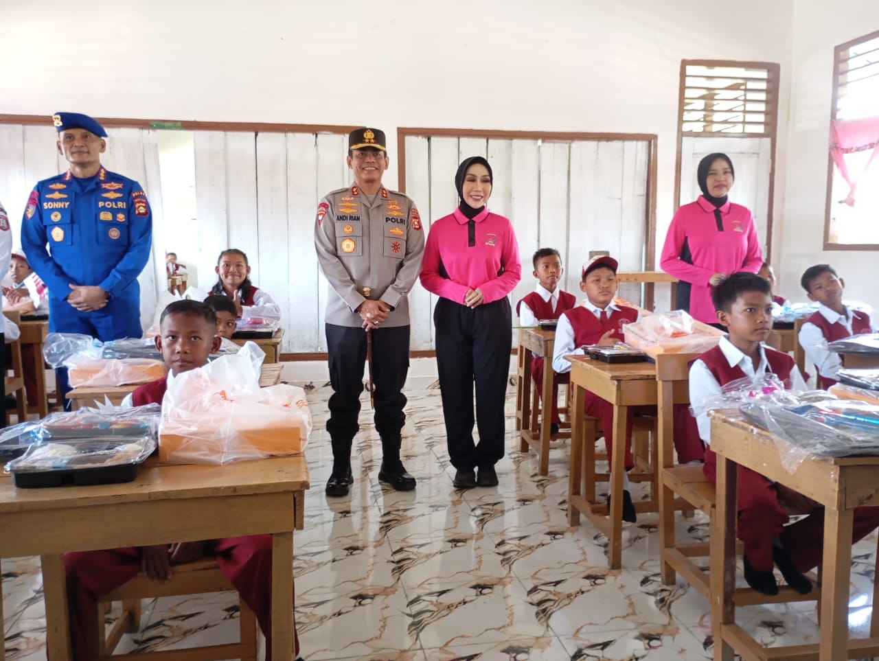 Siswa SD Swakarya Banyuasin Pancarkan Senyum Bahagia usai Punya Ruang Kelas yang Layak