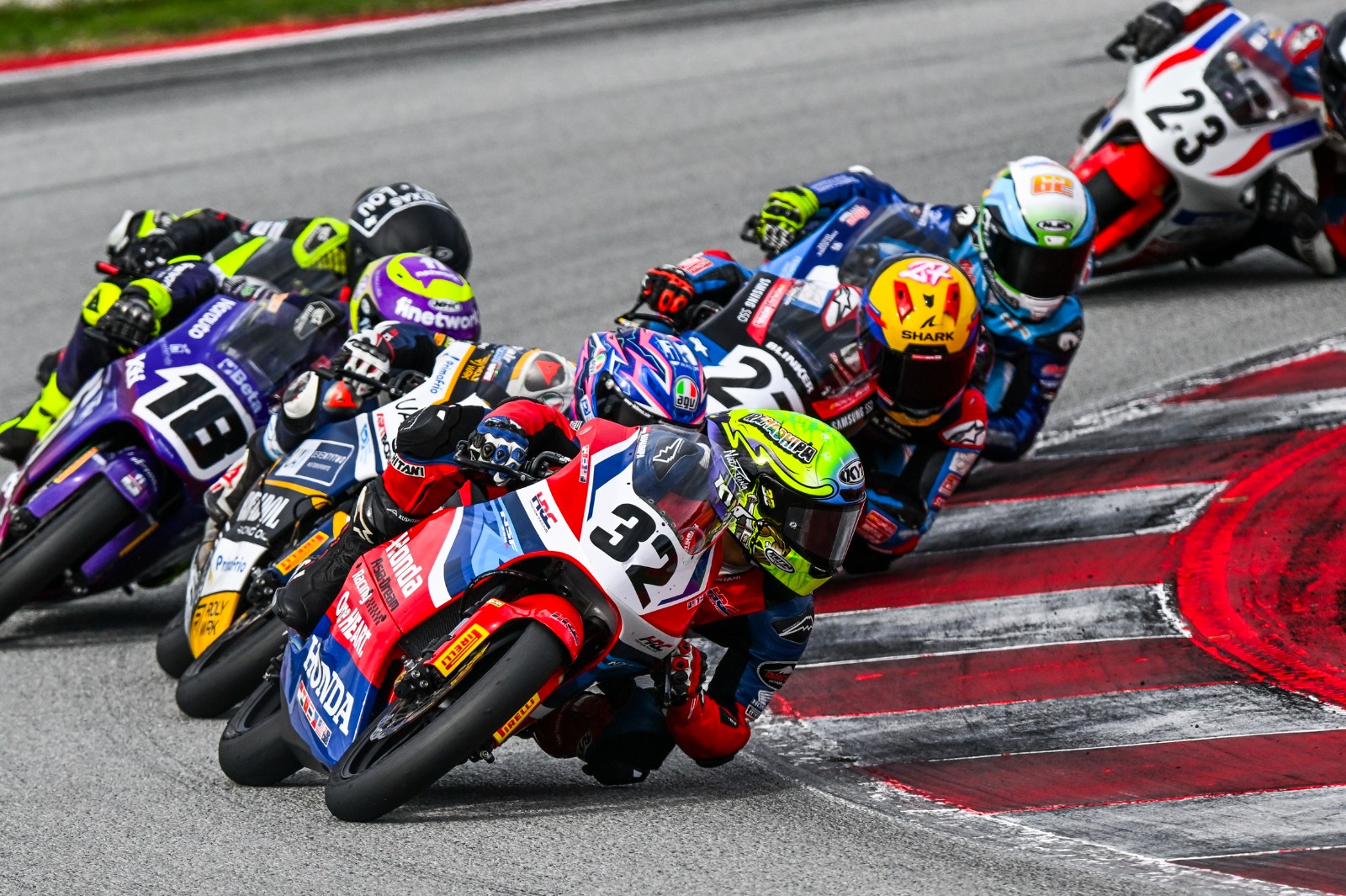 Lagi, Binaan Astra Honda Melesat Kencang di Barcelona Ciptakan Sejarah Untuk Indonesia