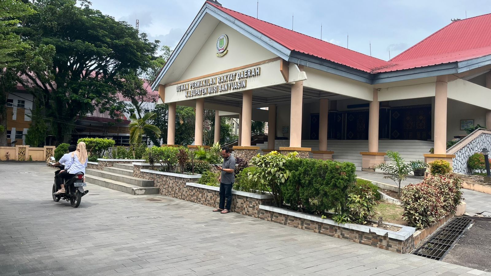 Siap Tampung Laporan Masyarakat DPRD Muba Buka Laporan Pengaduan  Melalui Hotline 081396677000