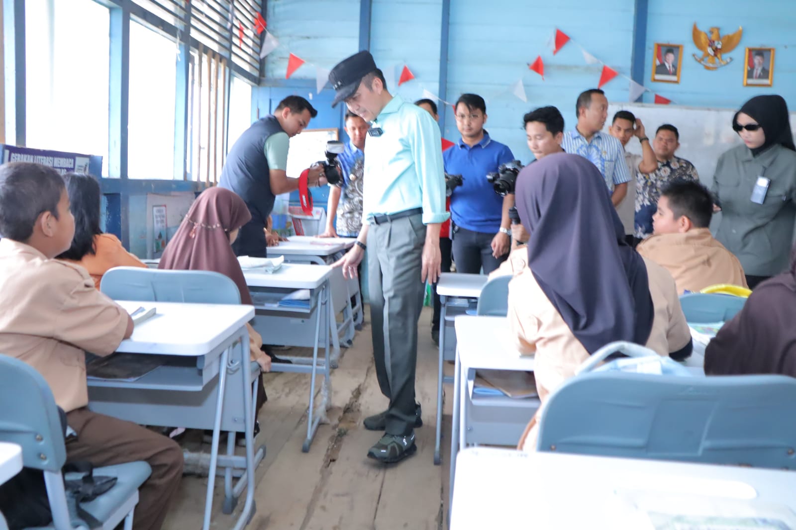 Ratu Dewa Pastikan Sekolah Rusak Diperbaiki Tahun Depan