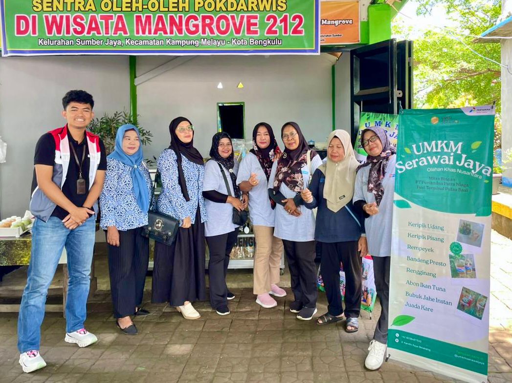 Pertamina Patra Niaga Regional Sumbagsel Perkuat Peran Ibu Rumah Tangga sebagai Pelaku UMKM Serawai Jaya