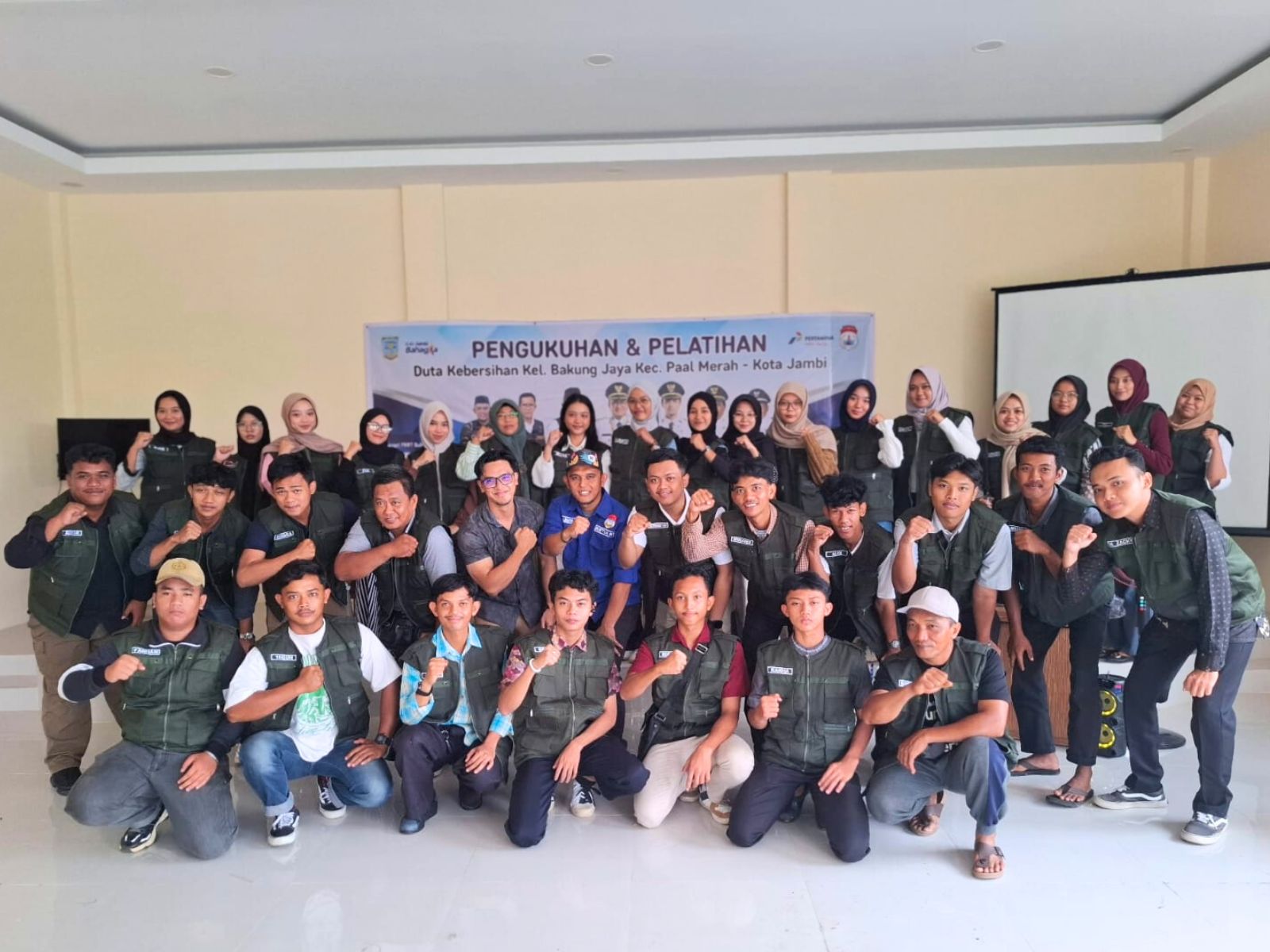 Pertamina Patra Niaga Regional Sumbagsel Kukuhkan 46 Duta Kebersihan si Kelurahan Bakung Jaya