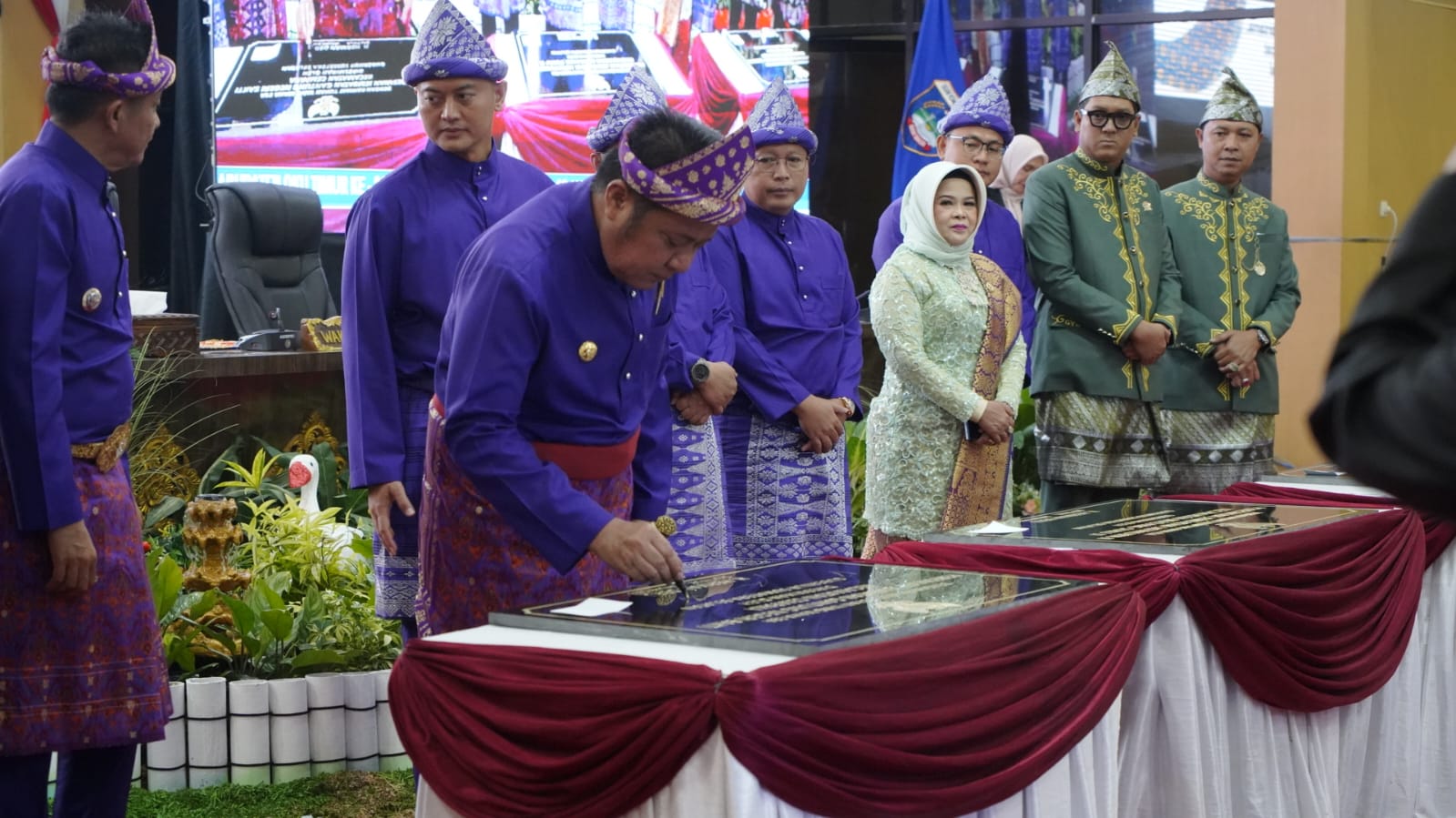 Gubernur Tekankan Perbaikan Infrastruktur, Bupati Perkuat Solidaritas di Momen HUT OKU Timur ke-22