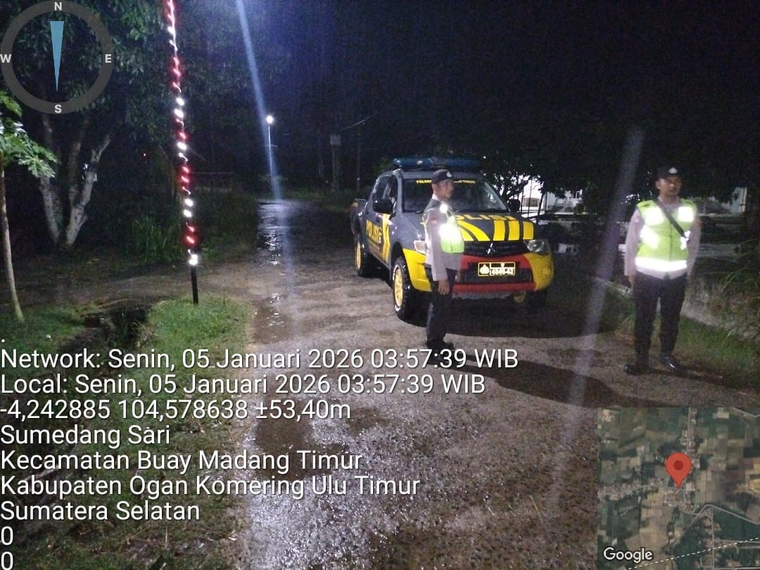 Giat patroli subuh dan KRYD Polsek Buay Madang Timur di Jalan Desa Sumedang Sari. 