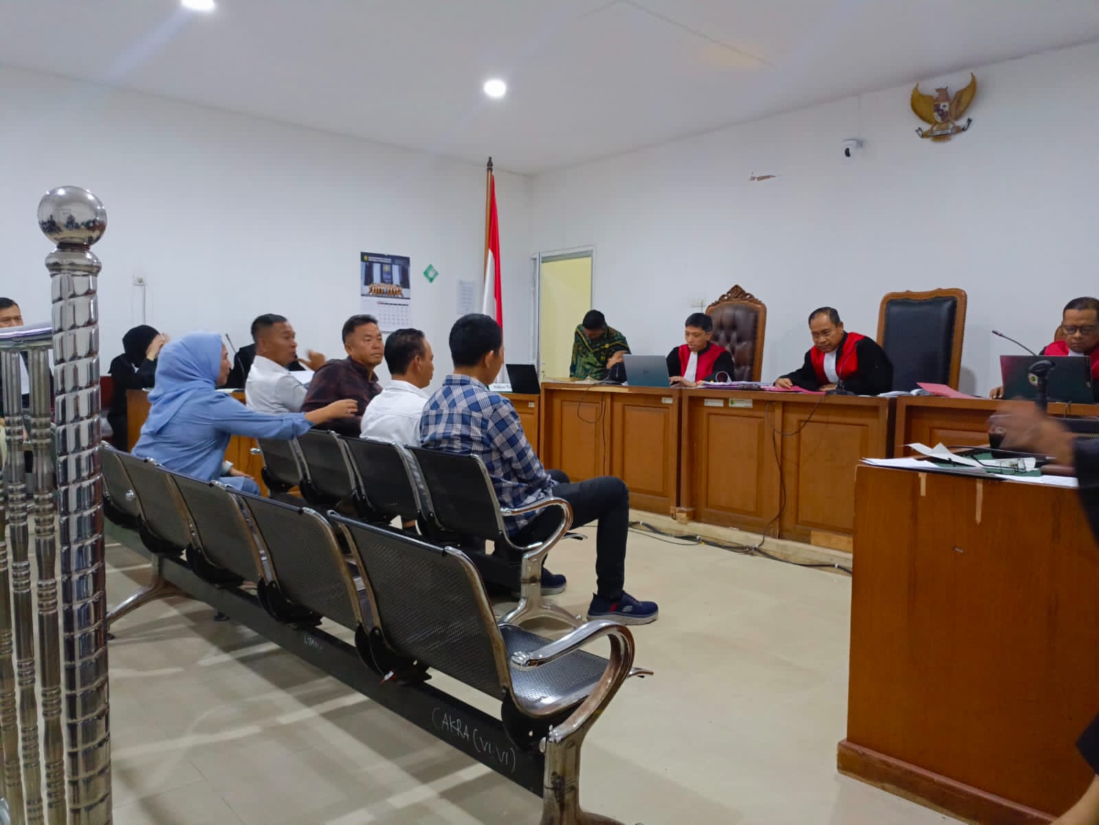 Para saksi dihadirkan di Pengadilan Negeri (PN) Tipikor Palembang, Kamis (8/1/2026), untuk memberikan keterangan terkait kasus dugaan korupsi pengadaan APAR Kabupaten Empat Lawang. (Photo: Hermansyah)