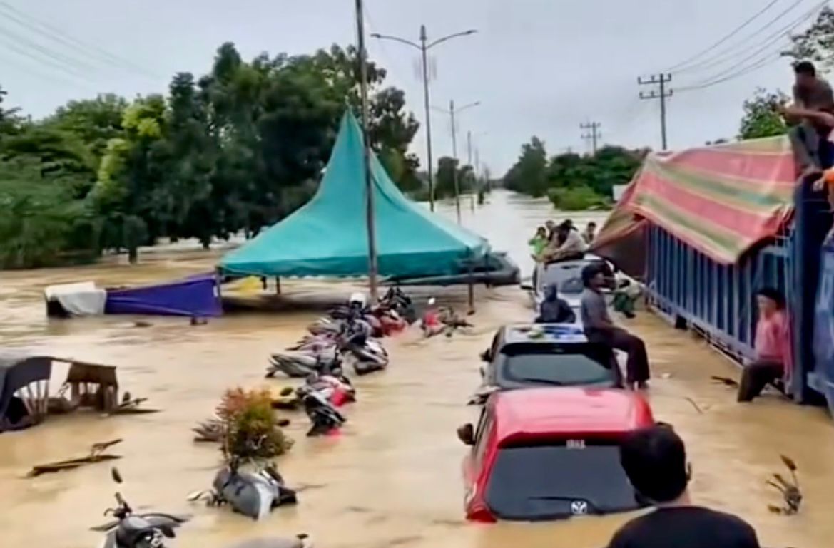 Banjir di OKU Timur Meluas ke 23 Desa, 1.359 Rumah Warga Terendam
