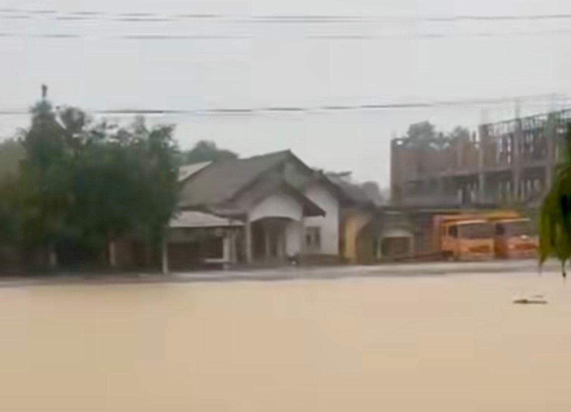 Banjir Rendam Puluhan Rumah di Mesuji OKI, BPBD Sumsel Salurkan Bantuan Logistik