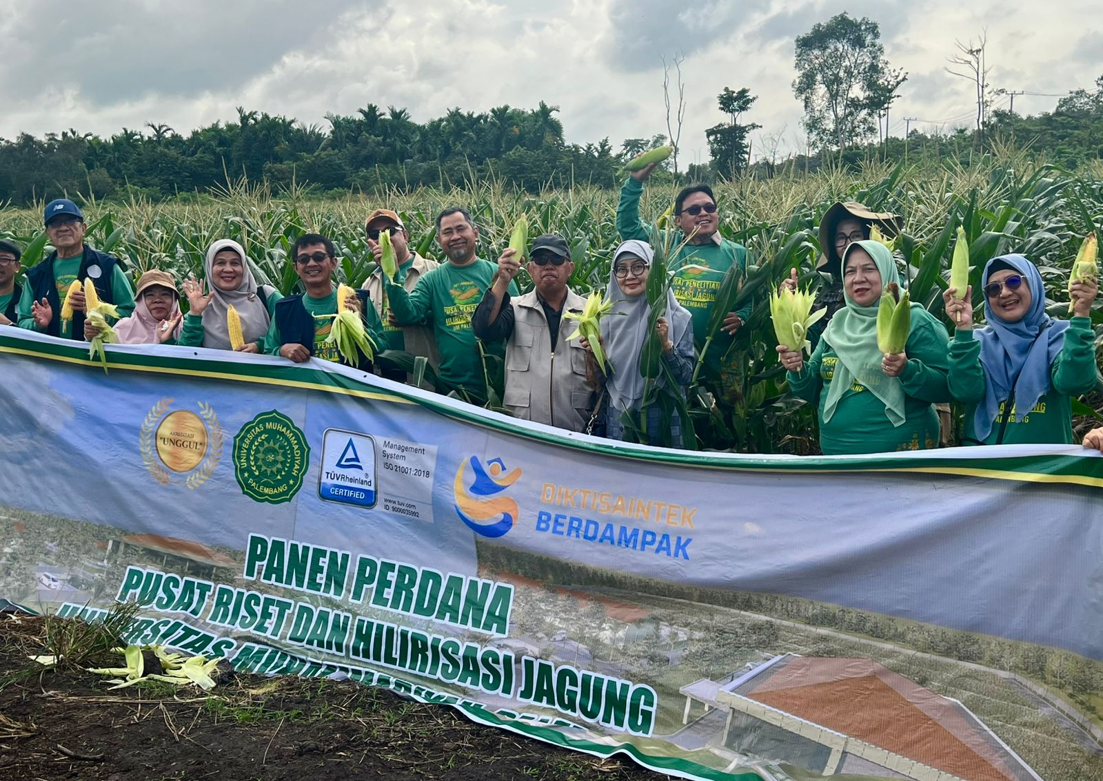 UMP Perkuat Riset Terapan, Panen Perdana Kebun Jagung Jadi Tonggak Hilirisasi