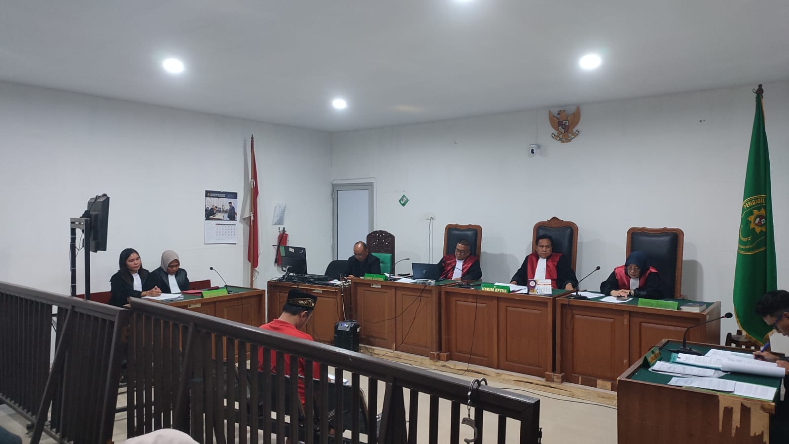 Korban Penganiayaan Guru di SMA 16 Kecewa, Pelaku Cuma Dituntut 5 Bulan Penjara