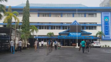 Jajaran Dinas Pendidikan Sumatera Selatan turun langsung membersihkan lingkungan kantor sebagai wujud nyata dukungan terhadap Gerakan Indonesia Asri (Aman, Sehat, Resik, dan Indah) yang diinstruksikan Presiden Prabowo Subianto.