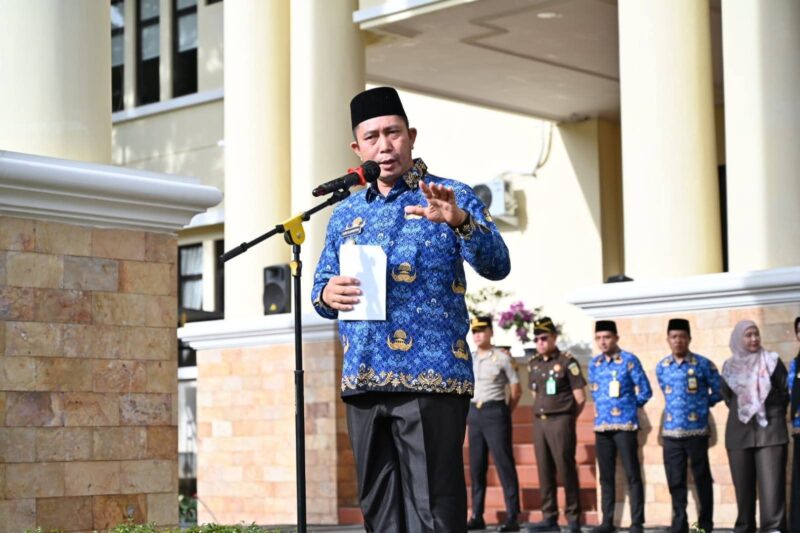 fhoto : walikota pagar alam ludi oliansyah saat jadi inspektur upacara gabungan