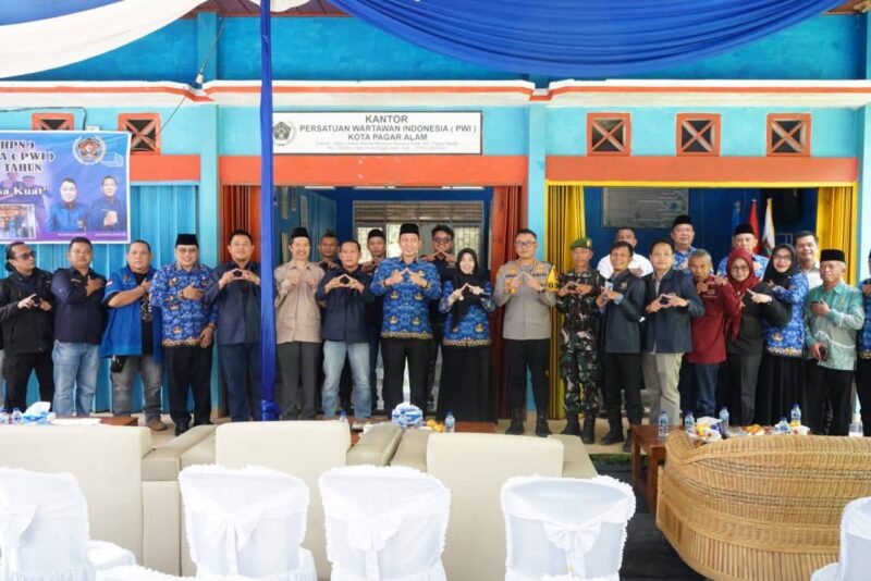 fhoto : walikota pagar alam ludi oliansyah hadiri peringatan hpn dan hut pwi ke-80