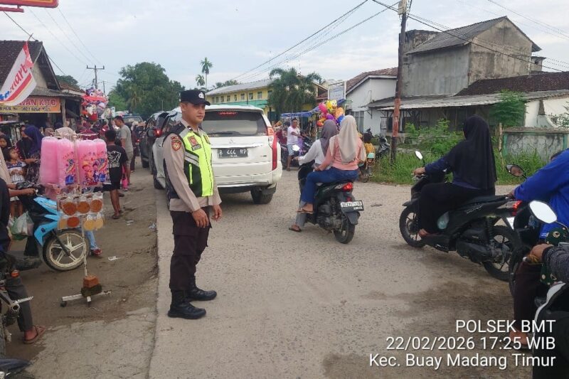 Patroli pengamanan Pasar Bedug. 