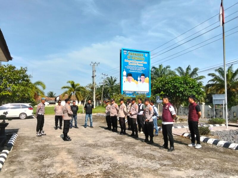 Apel sebelum dimulainya giat Sispam Mako Polsek Buay Madang Timur Polres OKU Timur. 
