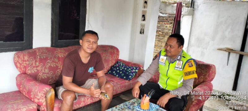 Personil Polsek Buay Madang Timur hadir langsung di tengah masyarakat Desa Pengandonan untuk mendengarkan aspirasi serta memberikan edukasi terkait kewaspadaan terhadap tindak kriminalitas dan bahaya narkoba. 