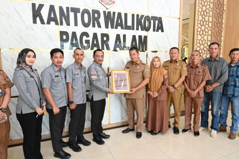 fhoto : audiensi kanwil kemenkum sumsel bersama walikota pagar alam
