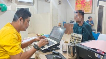 Foto pelaku saat di periksa