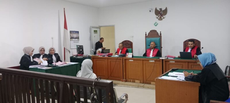 Saat Terdakwa Fitri Eriyani dihadirkan di PN Palembang, untuk mendengarkan pembacaan putusan,Rabu (11/3/2026)